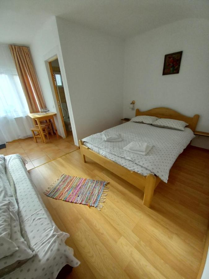 Casa din Barcut Guest House Bagian luar foto