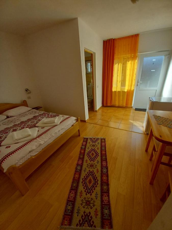 Casa din Barcut Guest House Bagian luar foto