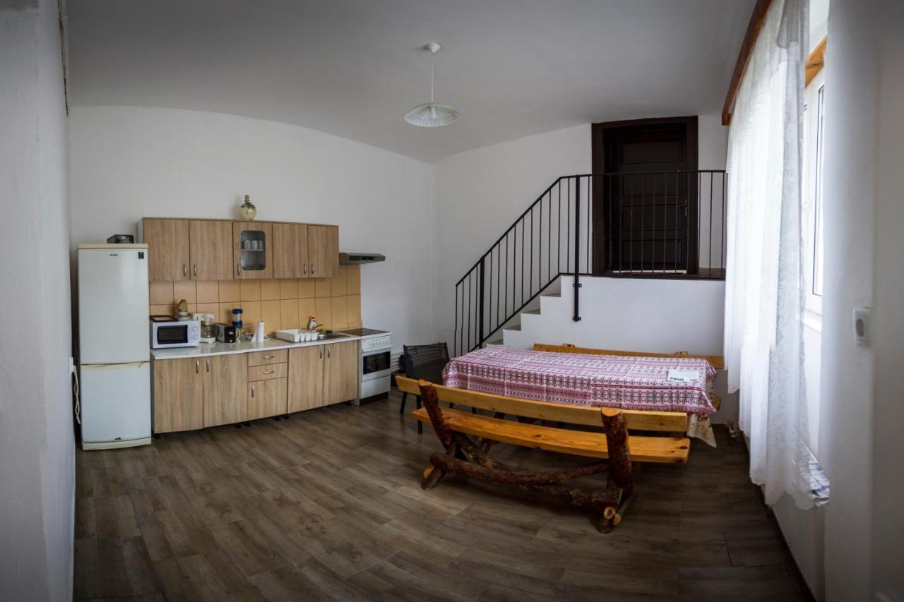 Casa din Barcut Guest House Bagian luar foto